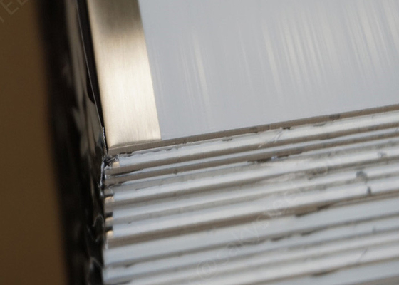 Un buon prezzo. 6mm 201J hanno laminato a freddo lo strato di acciaio inossidabile per i bordi diritti in linea