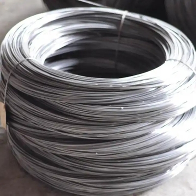 Un buon prezzo. laminato a caldo a basso tenore di carbonio di Rod In Coils SAE1008 del filo di acciaio di 5.5mm 6.5mm in linea