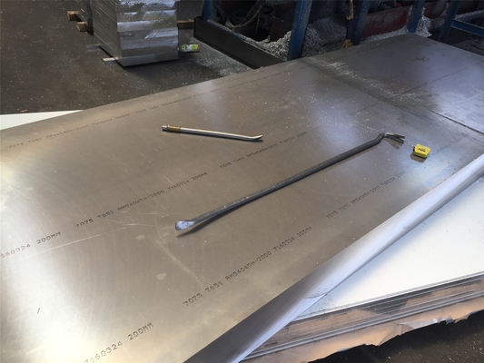 Un buon prezzo. Foglio di alluminio Roll Prime produttore 0.2mm 0.3mm 0.4mm Spessore bobine di alluminio 3003 piastra di alluminio di alta qualità in linea