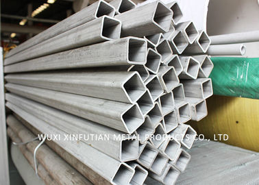 Un buon prezzo. Tubi saldati industriali dell'acciaio inossidabile di 300 serie con spessore di 0.3-3MM in linea